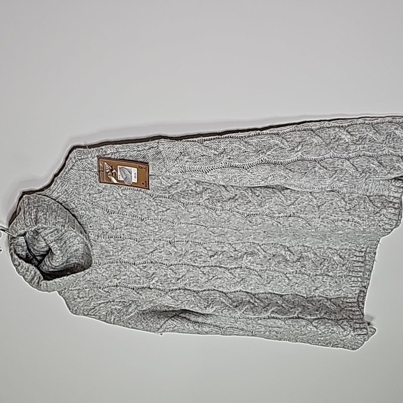 Wind River medium grey turtleneck sweater - Picture 2 of 7